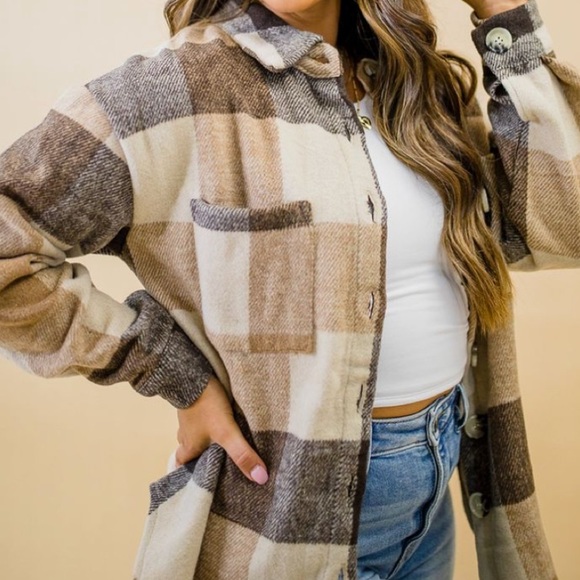 New Tan Plaid Flannel Jacket Shacket - Picture 7 of 9